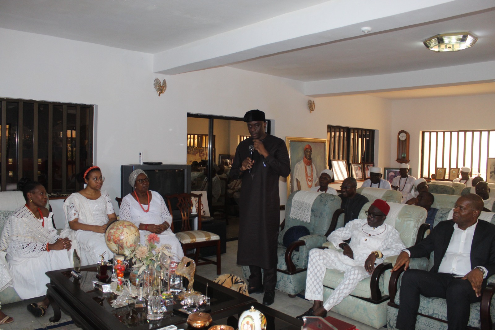 NDDC chairman, Chiedu Ebie, pays condolence visits to Asagba’s palace, Cairo Ojougbo, Omu Anioma’s families +Photos