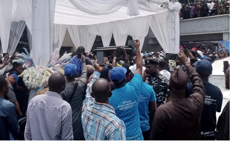 Akure stands still as Akeredolu’s body arrives governor’s office